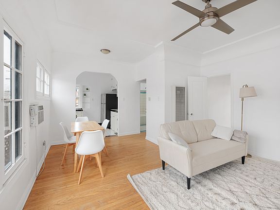 3rd image of 647 1/2 N Spaulding Ave #25