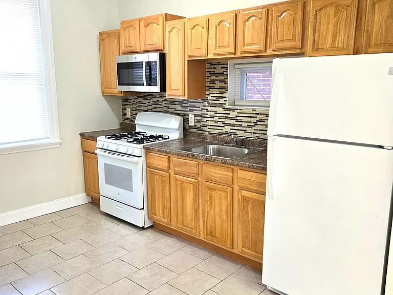 Eat-in Kitchen