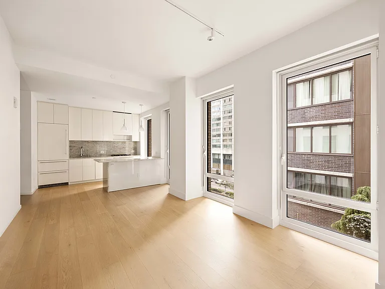 15 W 61st St #4F — Photo 1