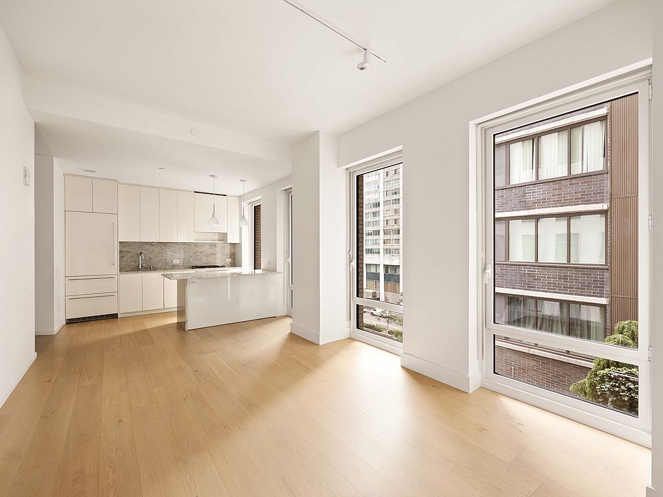 1st image of 15 W 61st St #4F