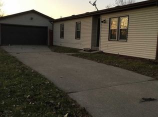 1193 Barry Ln, Sauk Village, IL 60411