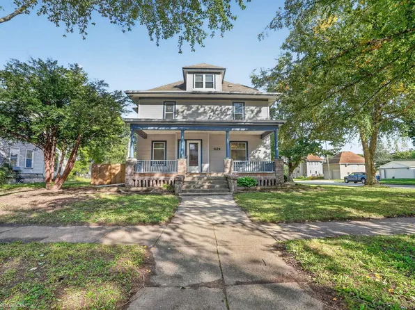 824 Franklin St, Cedar Falls, IA 50613