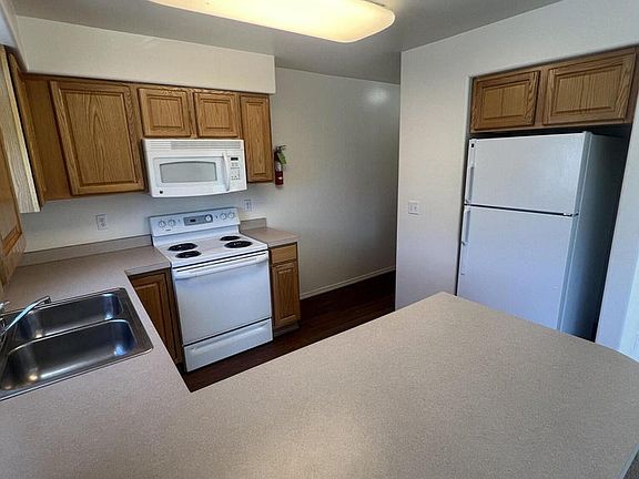 4th image of 7035 Gold Kings Ave #D