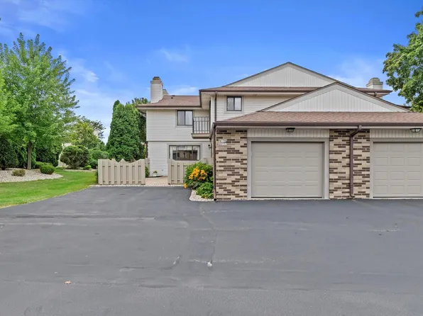 W178N9732 Riversbend CIRCLE WEST West #4, Germantown, WI 53022