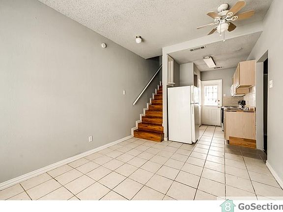 3rd image of 1830 N Fitzhugh Ave APT D