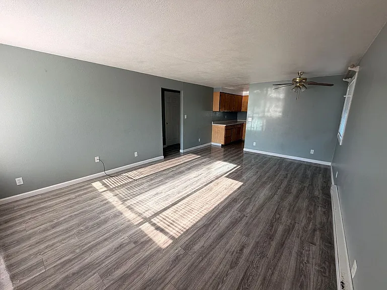 5883 Onyx Ave — Photo 4