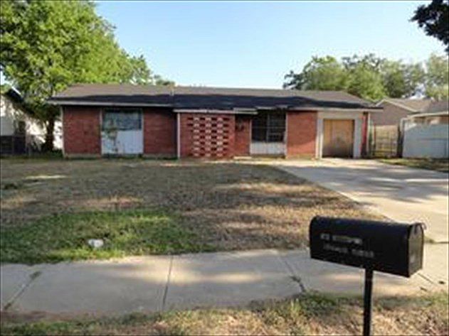 1st image of 526 Pinehurst Blvd