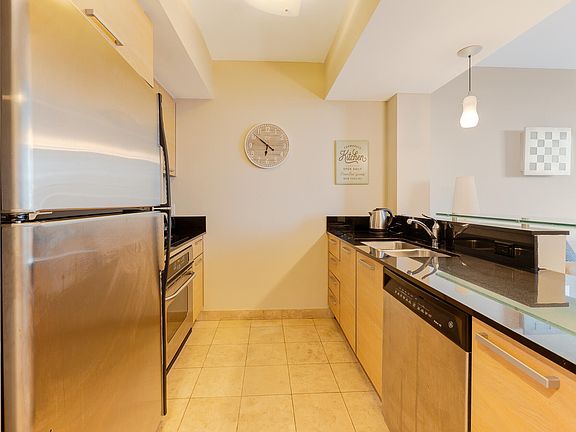 4th image of 18683 Collins Avenue #510