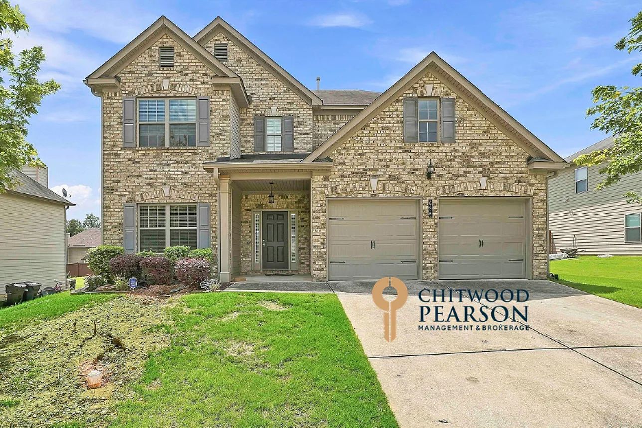 Spacious 5BR Home with Fenced Yard Near Downtown McDonough — Photo 1