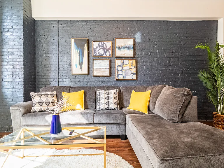 2112 S Michigan Ave #3 — Photo 4