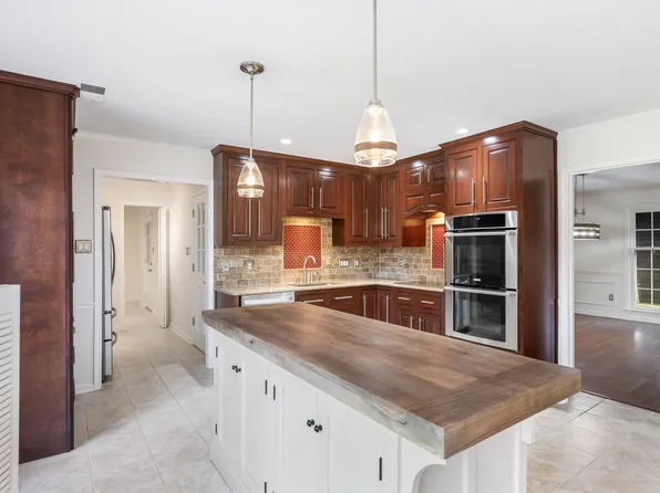 7976 Sunny Creek Dr, Germantown, TN 38138