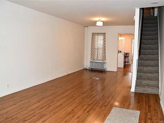 4th image of 513 Park St
