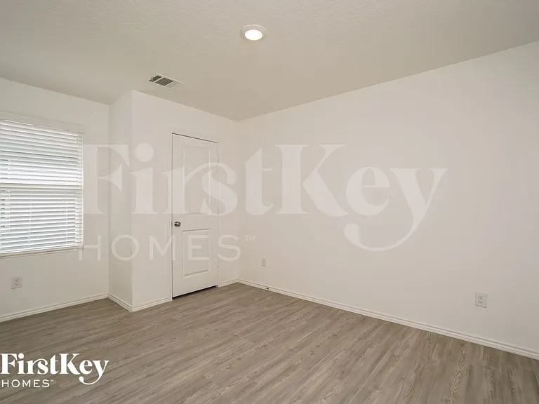 2418 Double Oak Dr — Photo 12