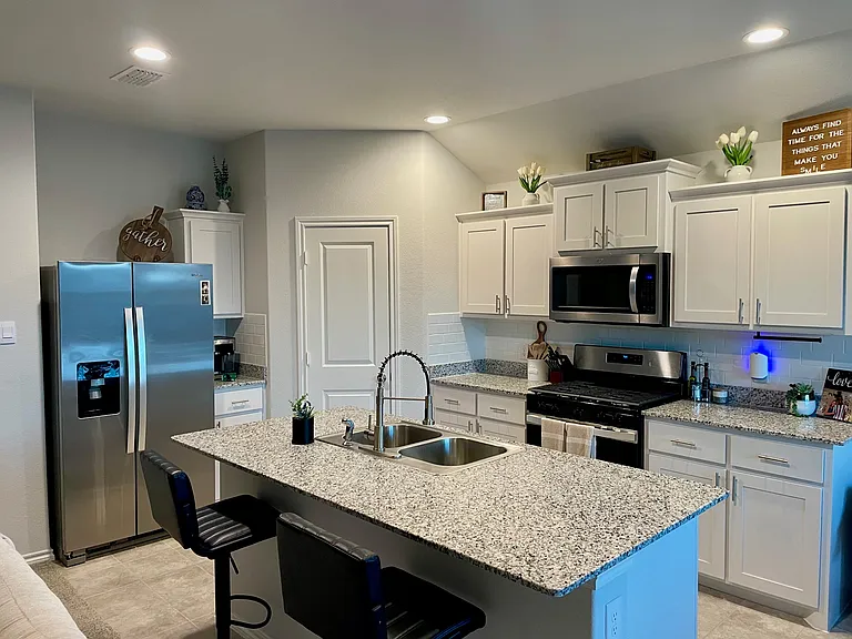 717 White Comb Ln — Photo 17