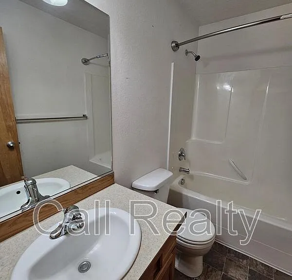 826 N Fox Ridge Rd — Photo 12