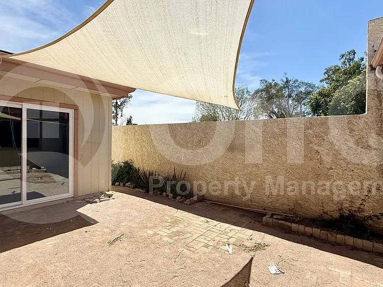 3132 W Harmont Dr — Photo 16