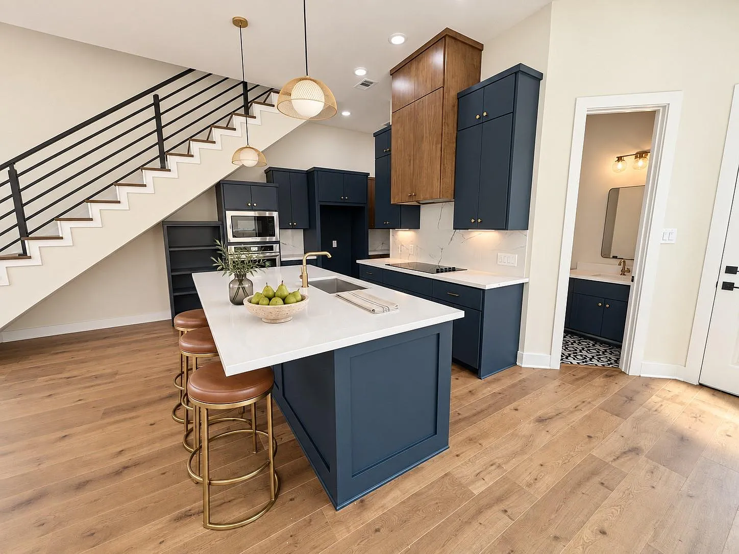 4 bed, 3.5 bath, 3520 sqft, $4,500 — Photo 3