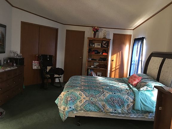 4th image of 25202 Eisenhower Dr