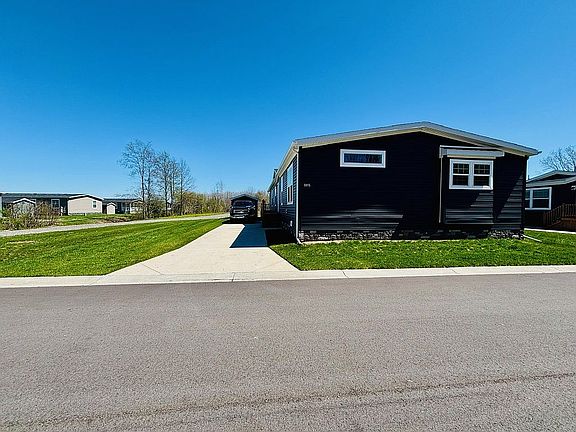 4th image of 8815 Boyer Dr