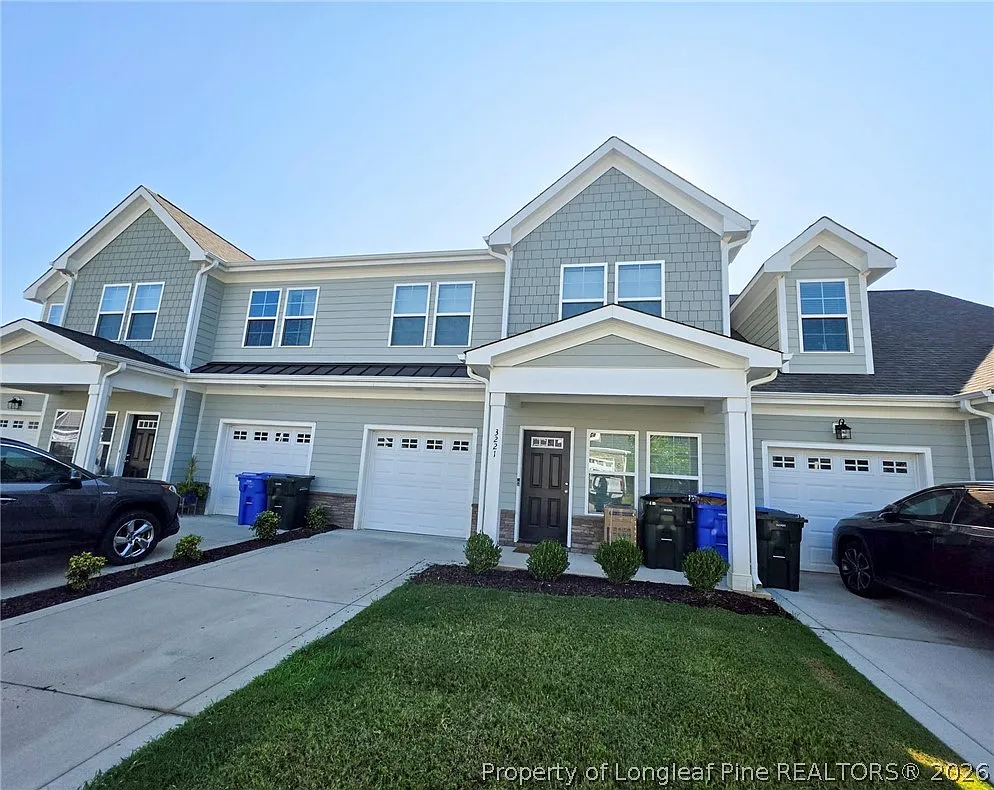 3 bed, 2.5 bath, 1978 sqft, $1,975 — Photo 1