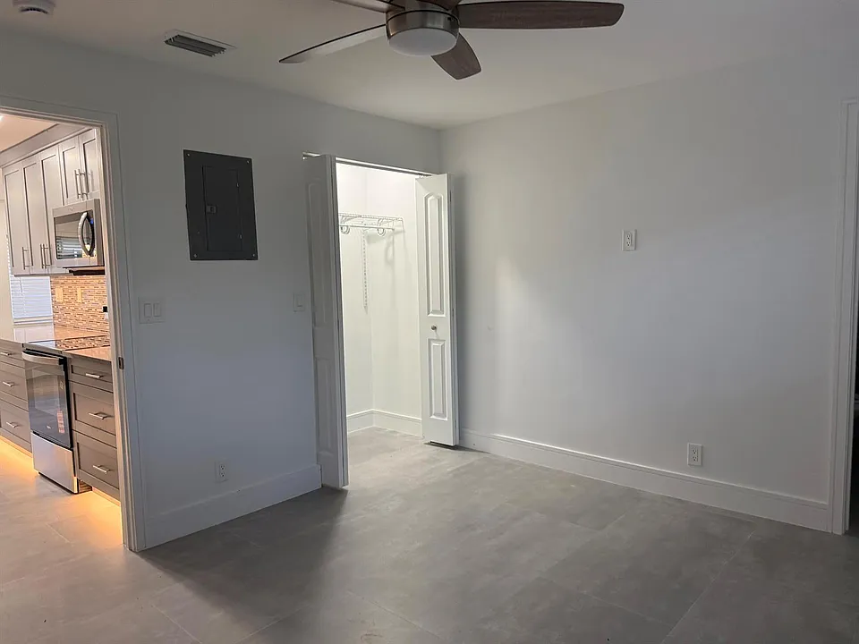 1133 NE 16th Ave #9