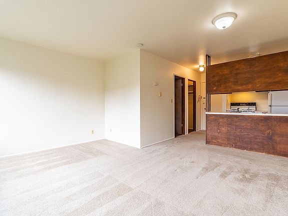 5th image of 401 Boylston Ave E #1-203
