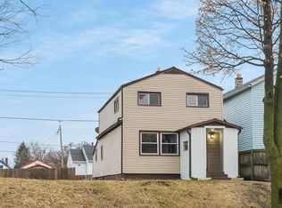 915 W Scott St, Milwaukee, WI 53204