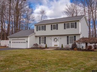 35 Gloucester St, Clifton Park, NY 12065