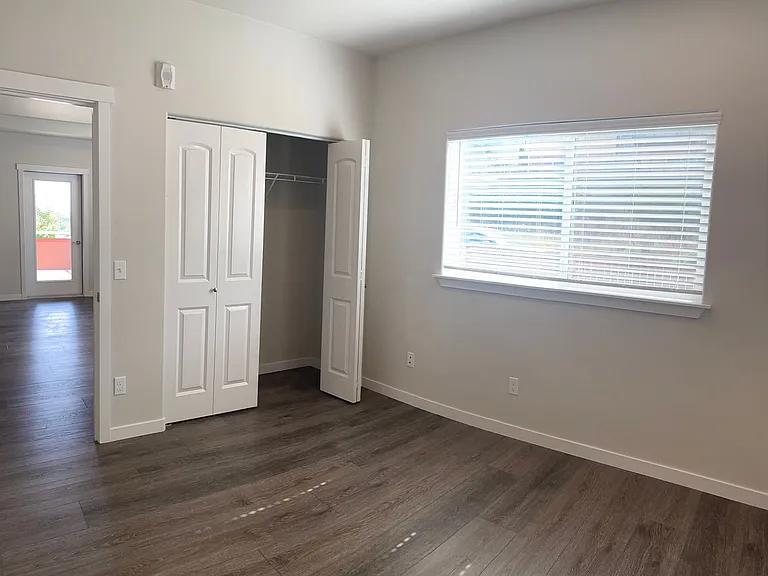 809 S Emerson St — Photo 15