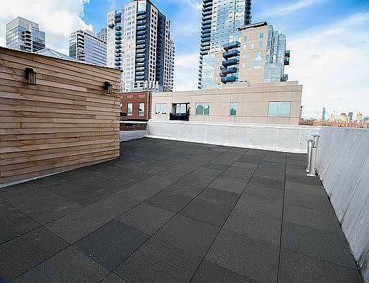 3rd image of 121 Kent Ave #4B