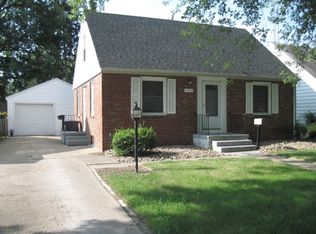 2709 Walnut Ave, Mattoon, IL 61938