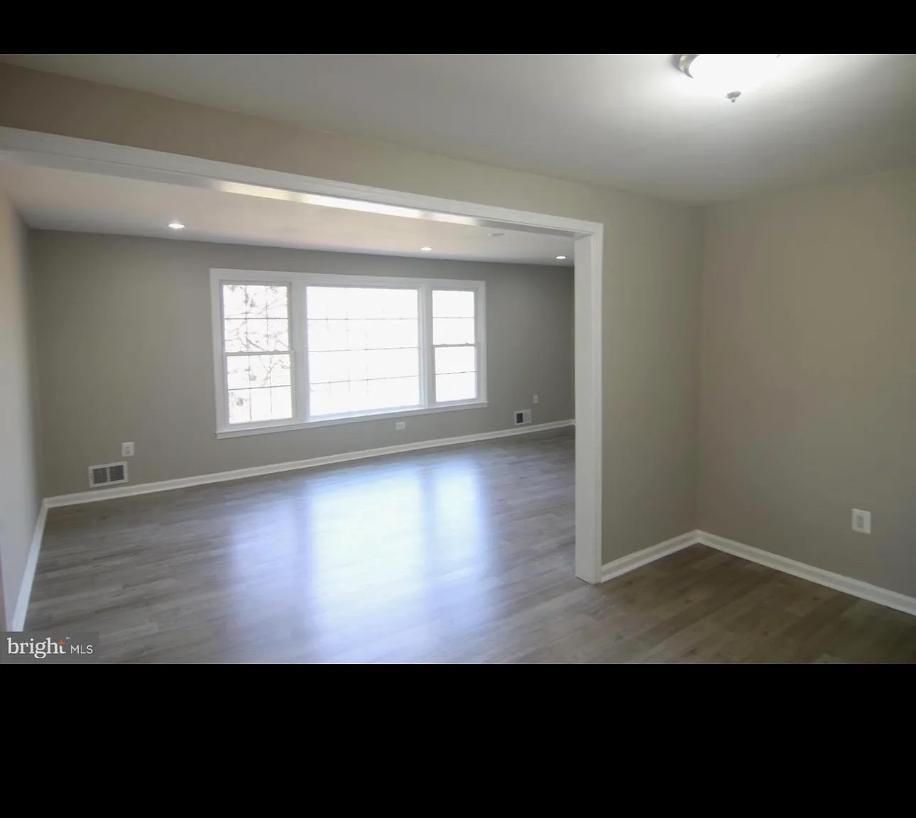 4 bed, 2077 sqft, $3,300 — Photo 3