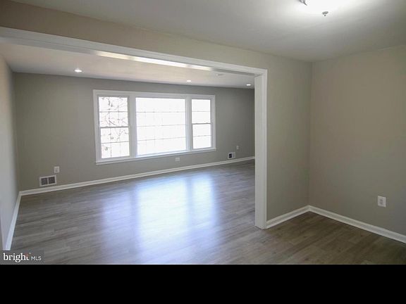 3rd image of 13108 Putnam Cir