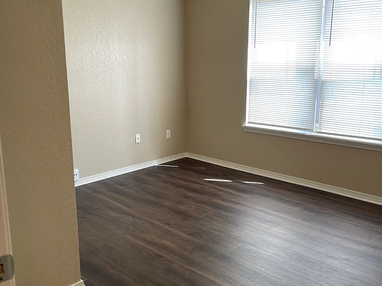 73 Angel Ct — Photo 18