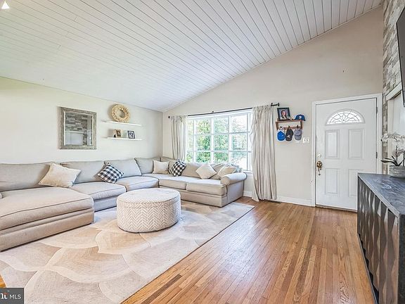 3rd image of 28 Pennlyn Rd