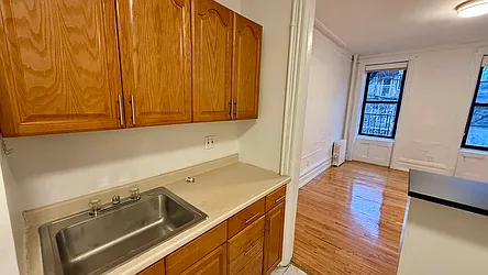 Rented by HOLTON REAL ESTATE INC.