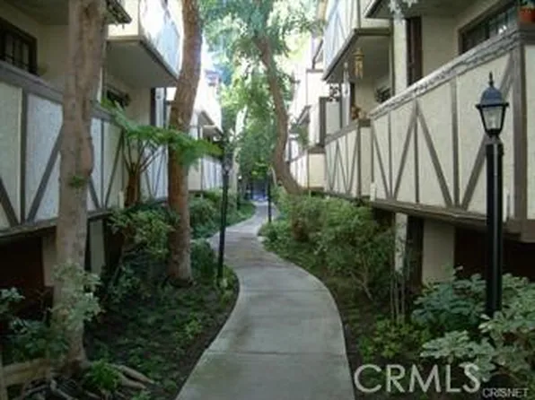 21811 Saticoy St Unit 19, Canoga Park, CA 91304