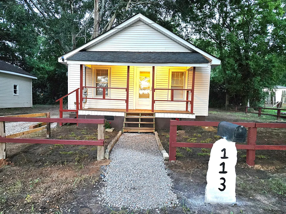 113 Railroad Ave