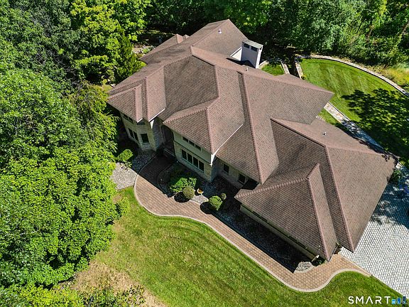 2nd image of 773 Shuttle Meadow Avenue