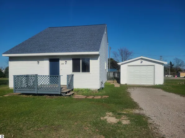 209 2nd St N, Oscoda, MI 48750