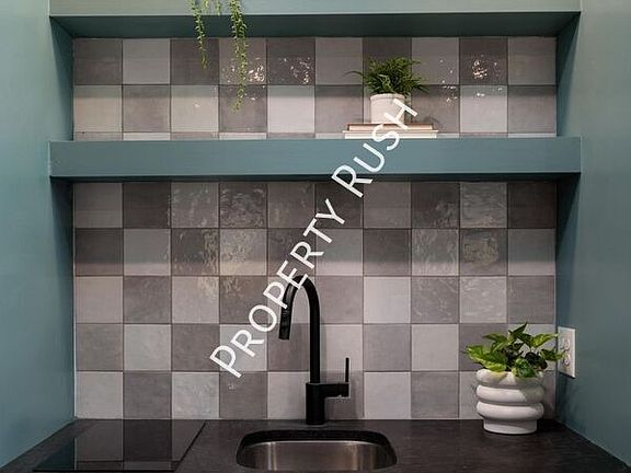 4th image of 109 Scruggs St #103