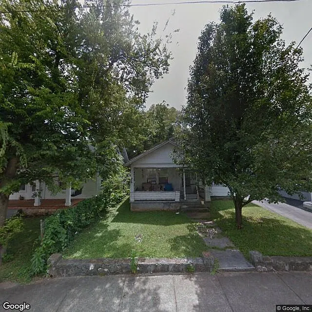 135 East 11th Ave — Photo 1