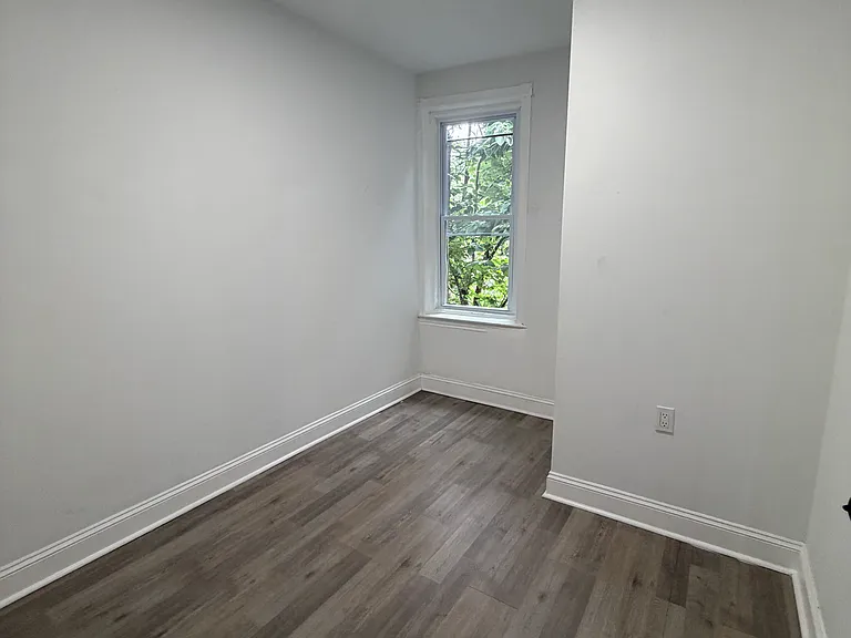 6415 Glenmore Ave #2 — Photo 12