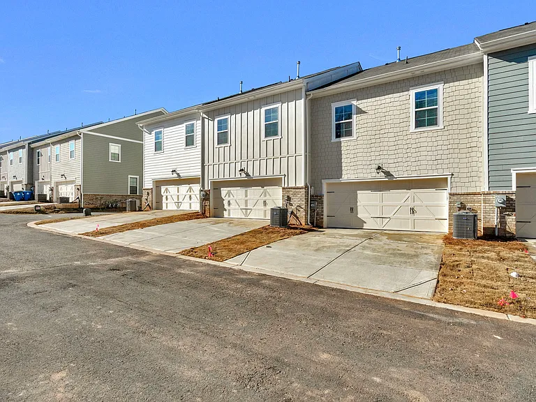 4032 Harmony Hills Dr — Photo 24