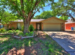 1513 Whispering Creek Dr, Edmond, OK 73013