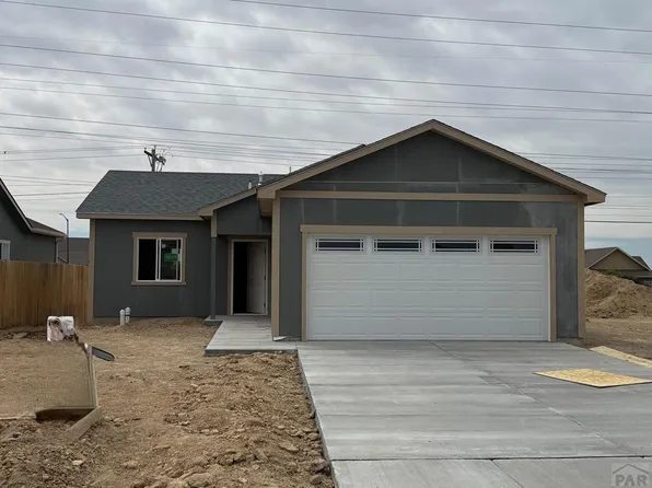 5204 Gannet Ln, Pueblo, CO 81008