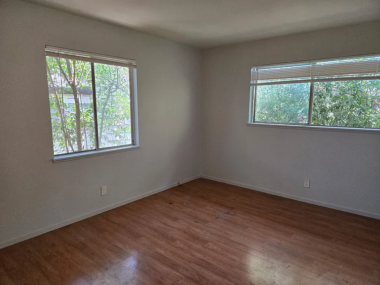 2615 D St #6 — Photo 10