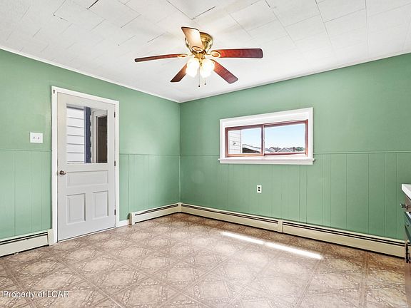 5th image of 141 Center St