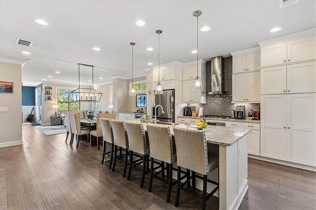 3 bed, 3.5 bath, 2074 sqft, $3,400 — Photo 4