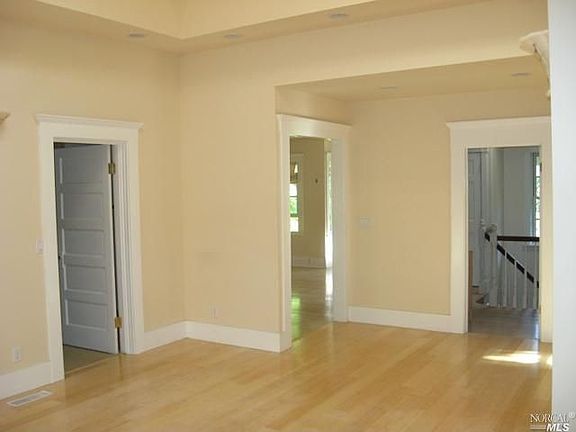 3rd image of 66 Crooked Ave